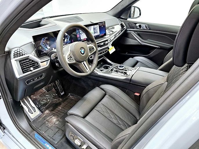 2025 BMW X7