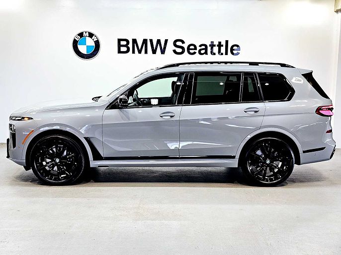 2025 BMW X7