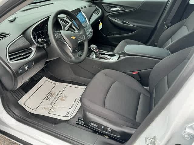 2024 Chevrolet Malibu RS image 2
