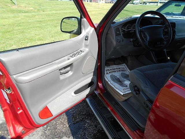 2000 Ford Explorer XLT image 8