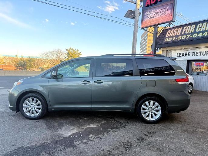 2012 Toyota Sienna