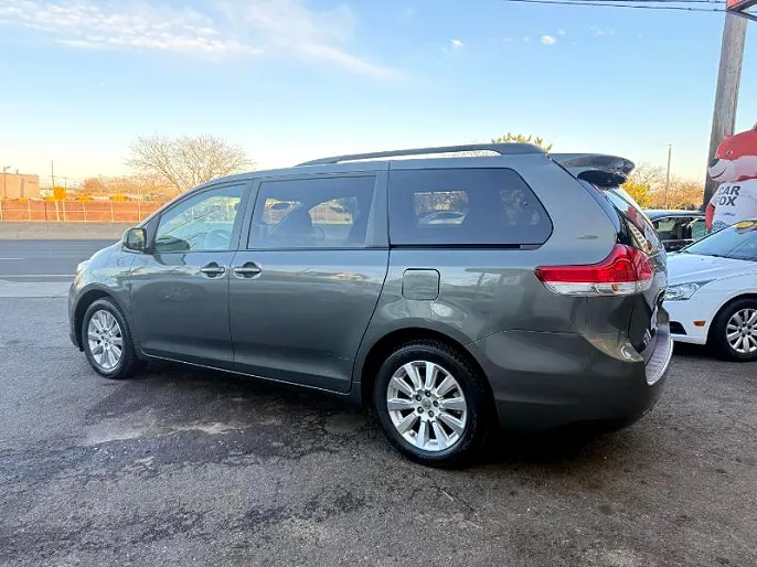 2012 Toyota Sienna