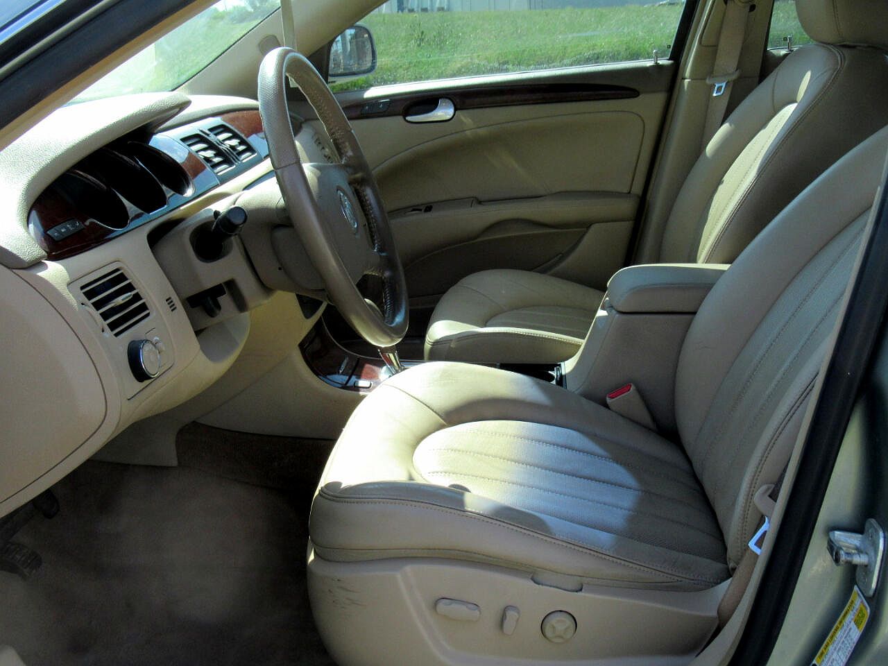 2006 Buick Lucerne CXS image 9