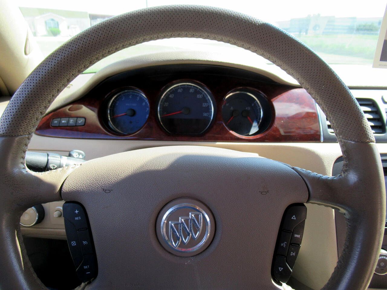 2006 Buick Lucerne CXS image 16