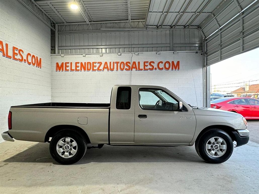 2000 Nissan Frontier XE image 4