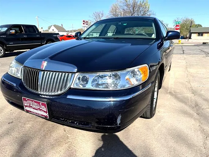 2001 Lincoln Town Car