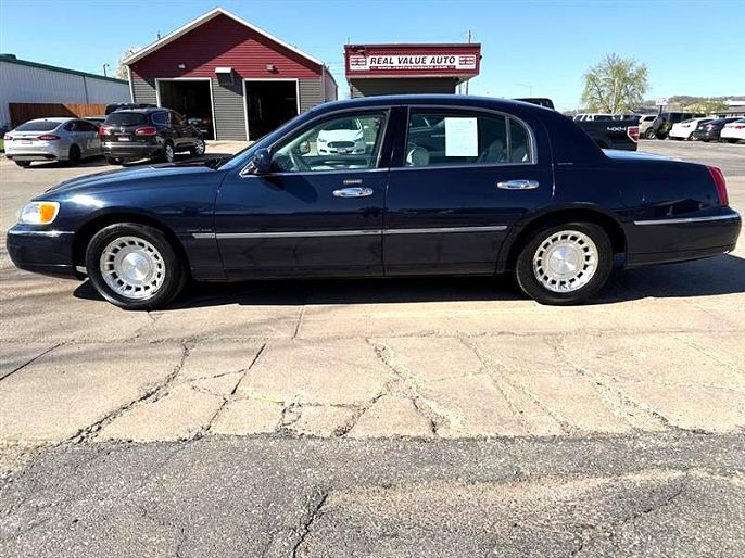 2001 Lincoln Town Car