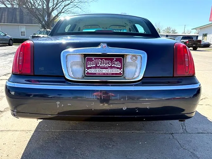 2001 Lincoln Town Car