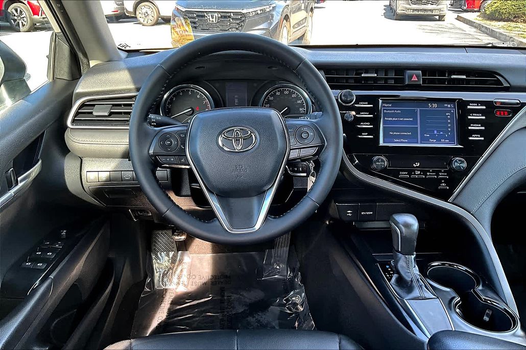 2019 Toyota Camry SE image 4