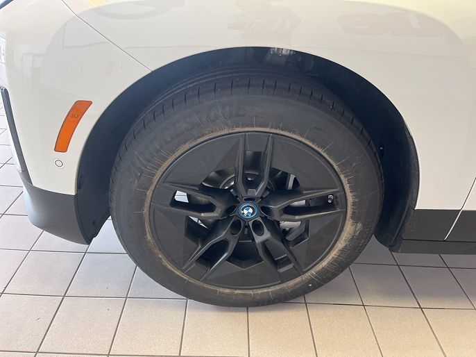 2024 BMW iX