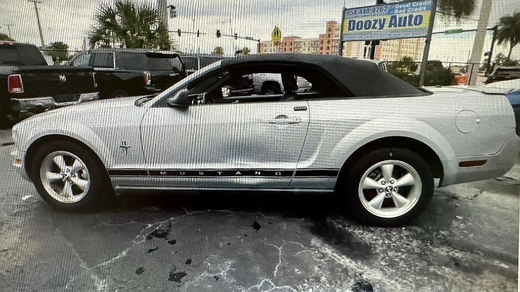 2007 Ford Mustang null image 0