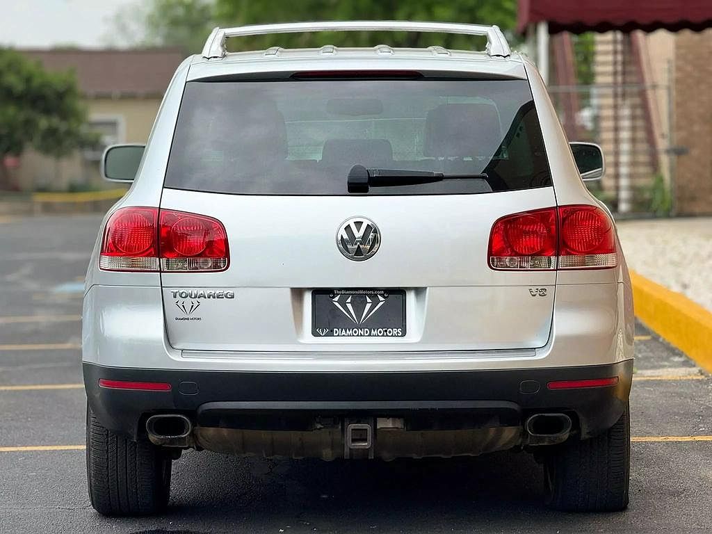 2004 Volkswagen Touareg null image 9