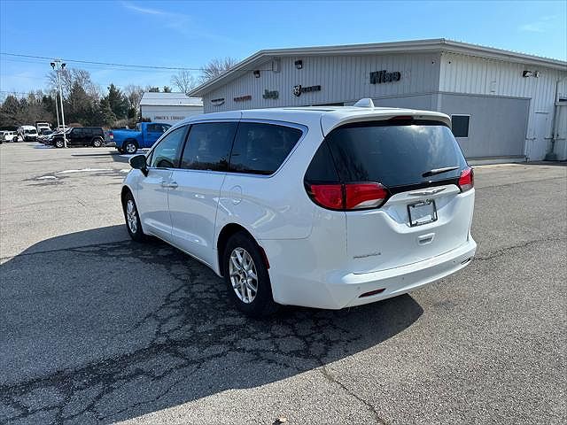 2018 Chrysler Pacifica LX image 6