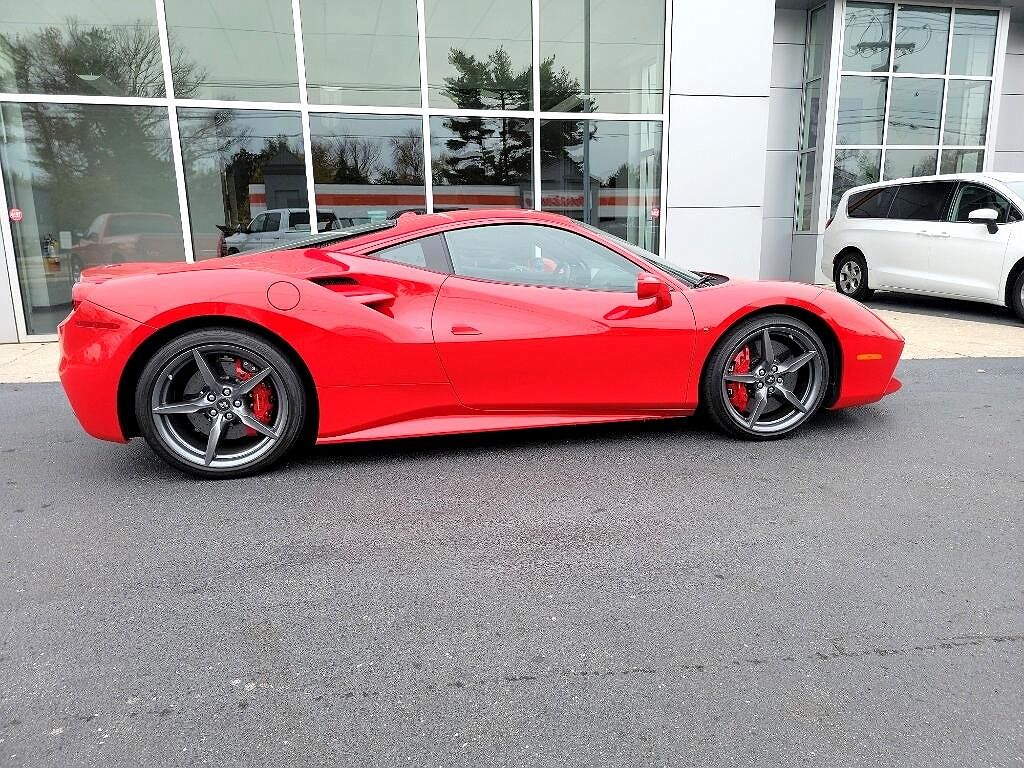 2018 Ferrari 488 GTB image 2