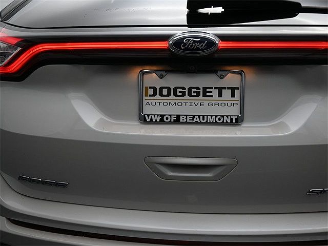 2017 Ford Edge Sport image 1