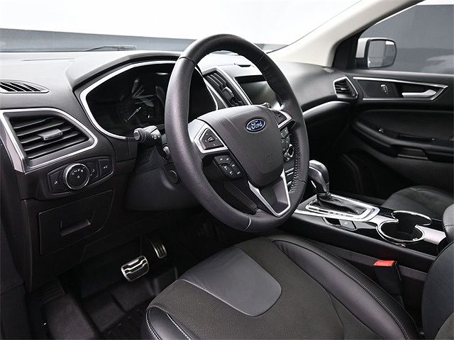 2017 Ford Edge Sport image 3