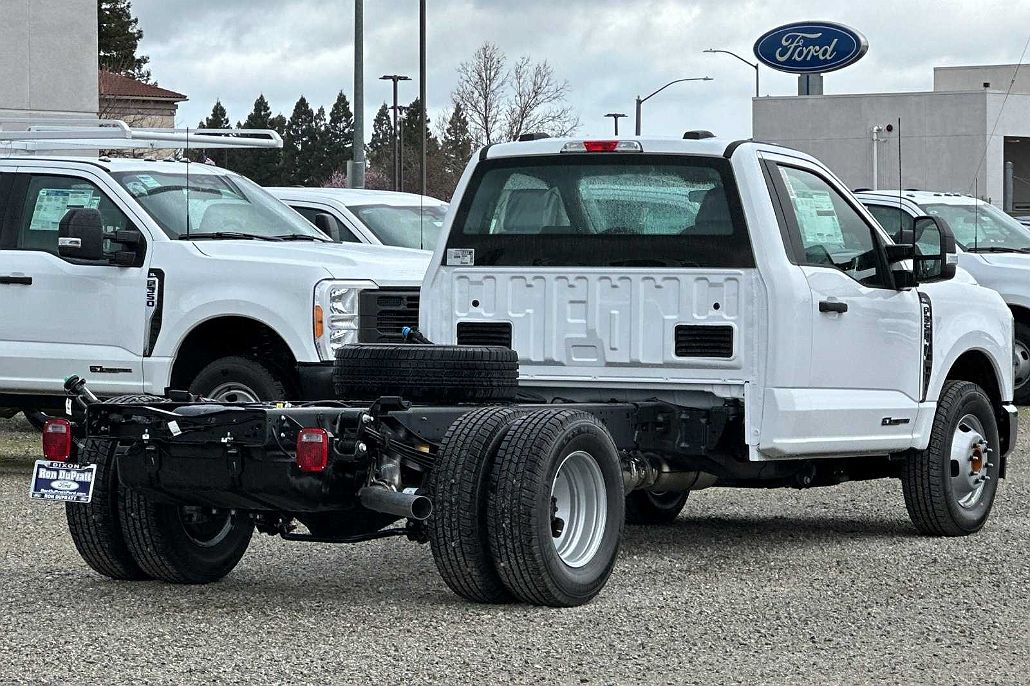 2024 Ford F-350 XL image 4