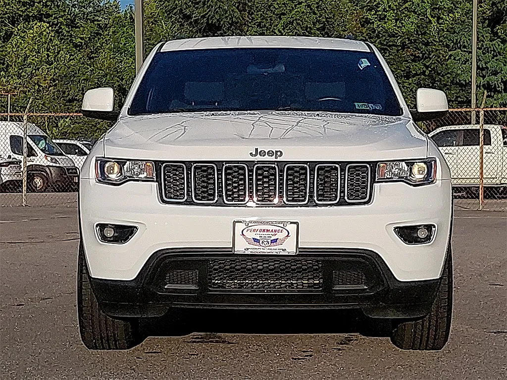 2020 Jeep Grand Cherokee Laredo image 1