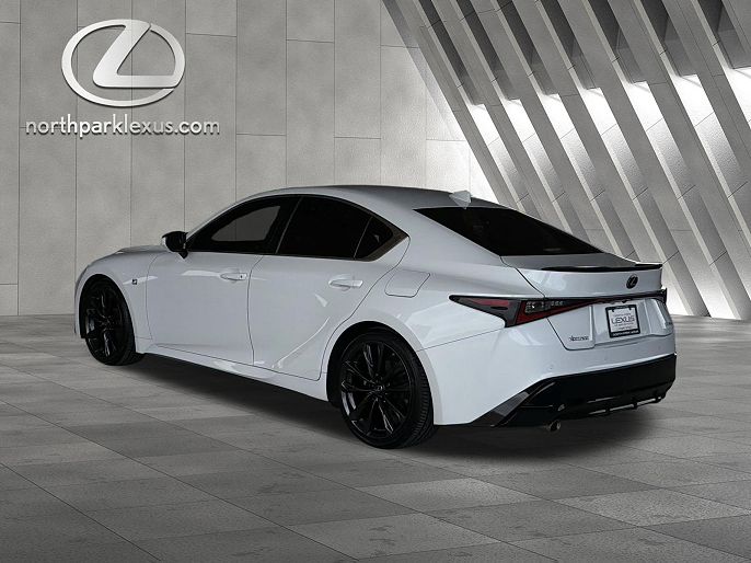 2022 Lexus IS