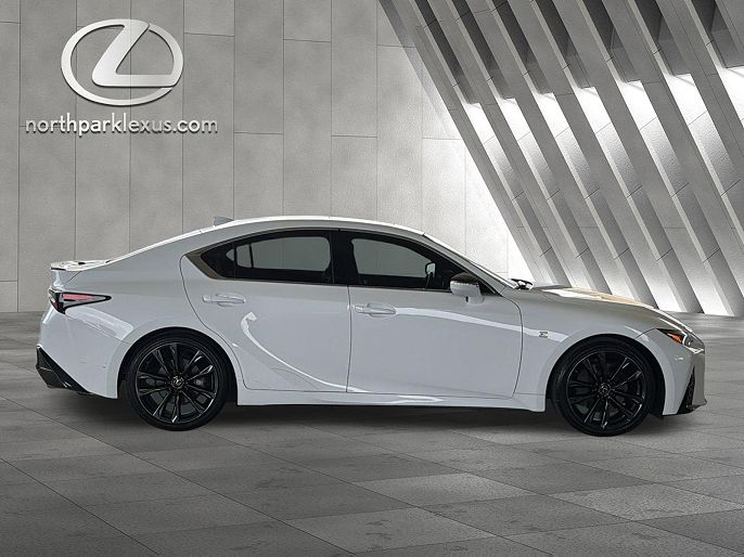 2022 Lexus IS