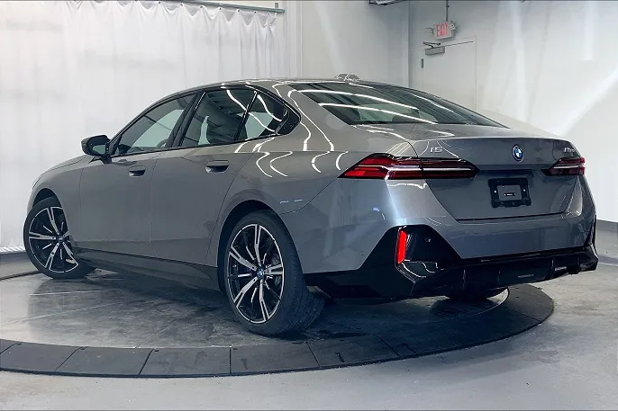 2024 BMW i5