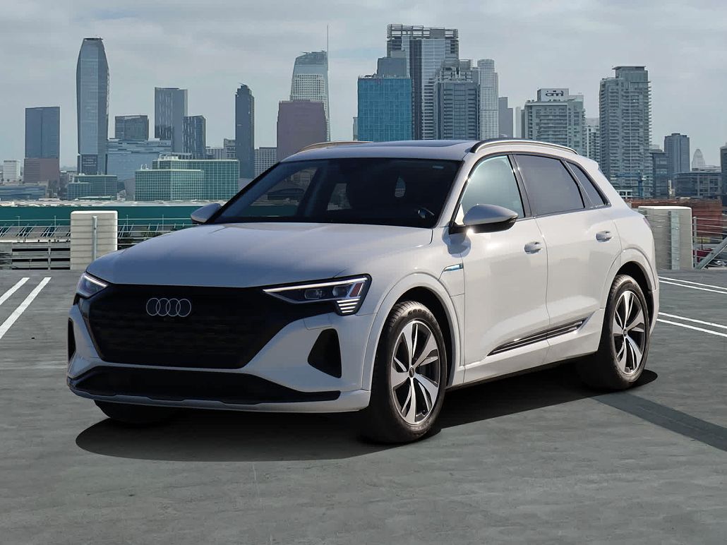 2024 Audi Q8 e-tron Premium image 0