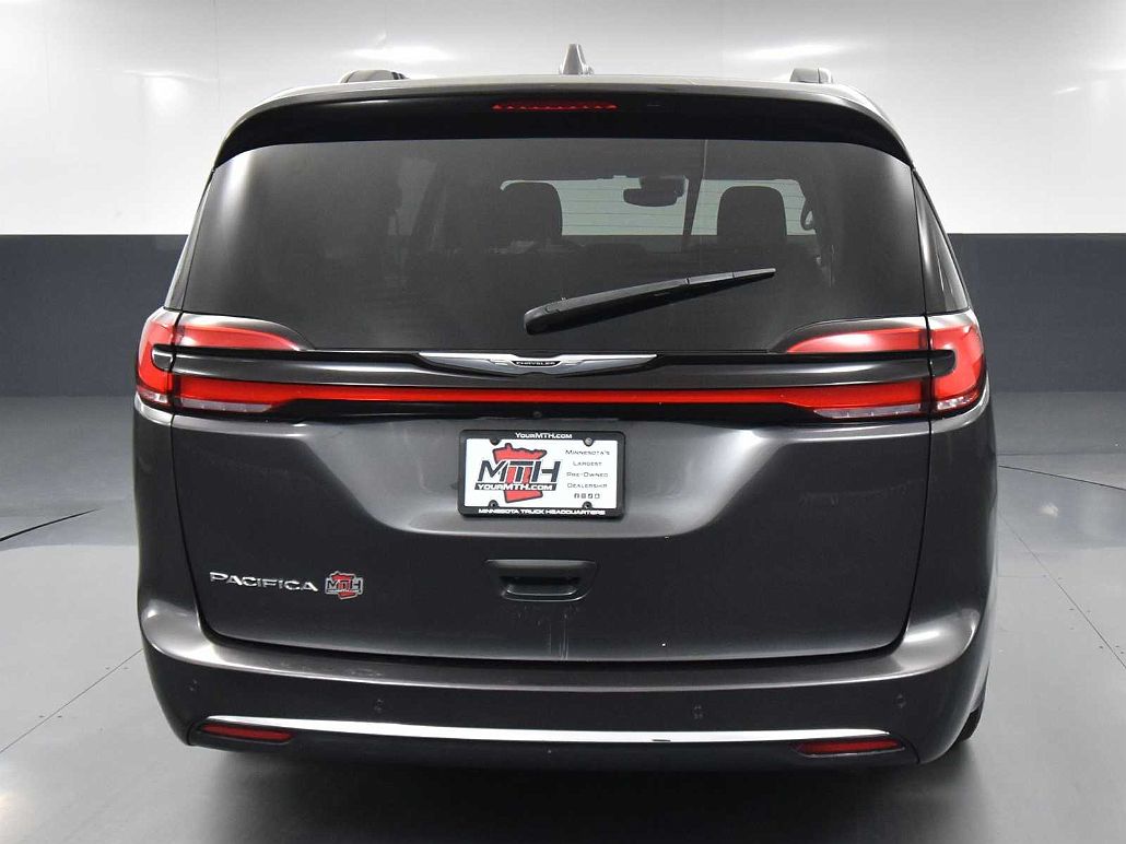 2021 Chrysler Pacifica Touring image 3