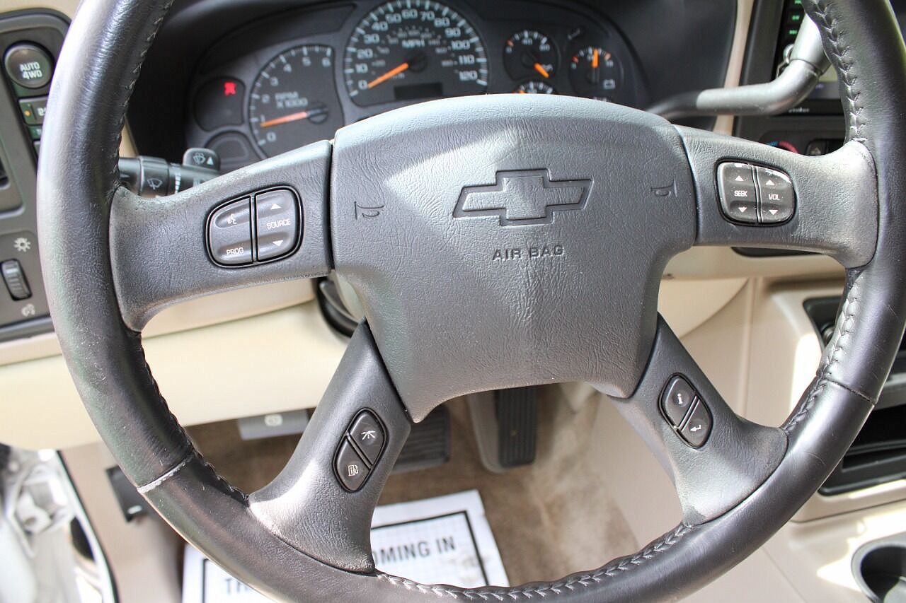 2005 Chevrolet Tahoe Z71 image 28