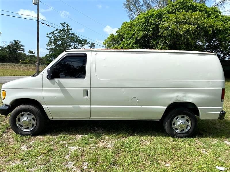 1999 Ford Econoline E-250 image 3