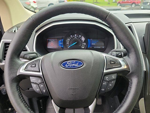 2021 Ford Edge SEL image 17