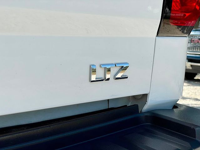 2015 Chevrolet Silverado 2500HD LTZ image 21