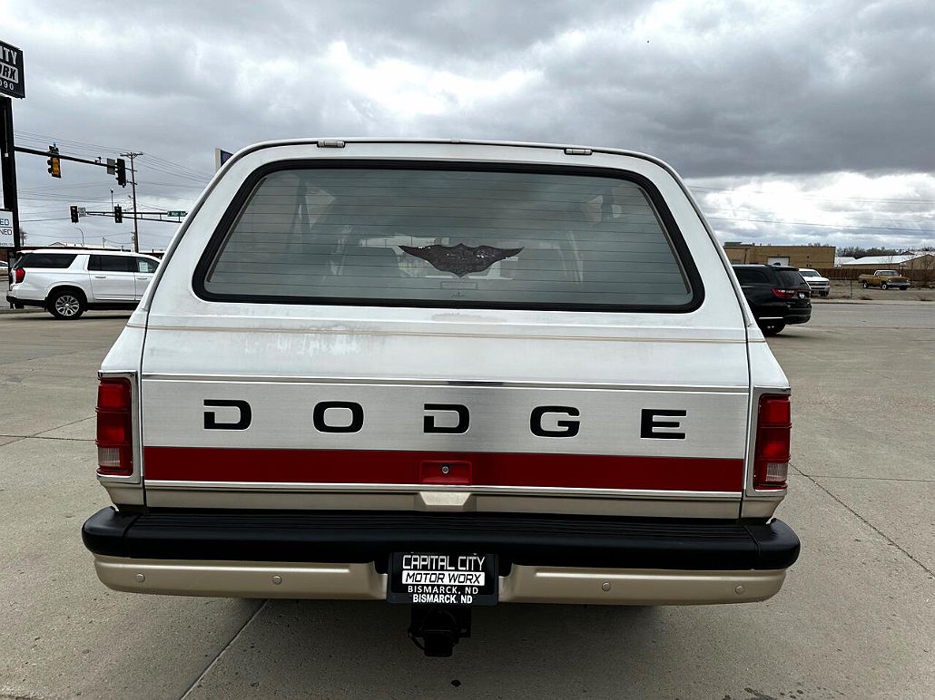 1993 Dodge Ramcharger 150 image 2