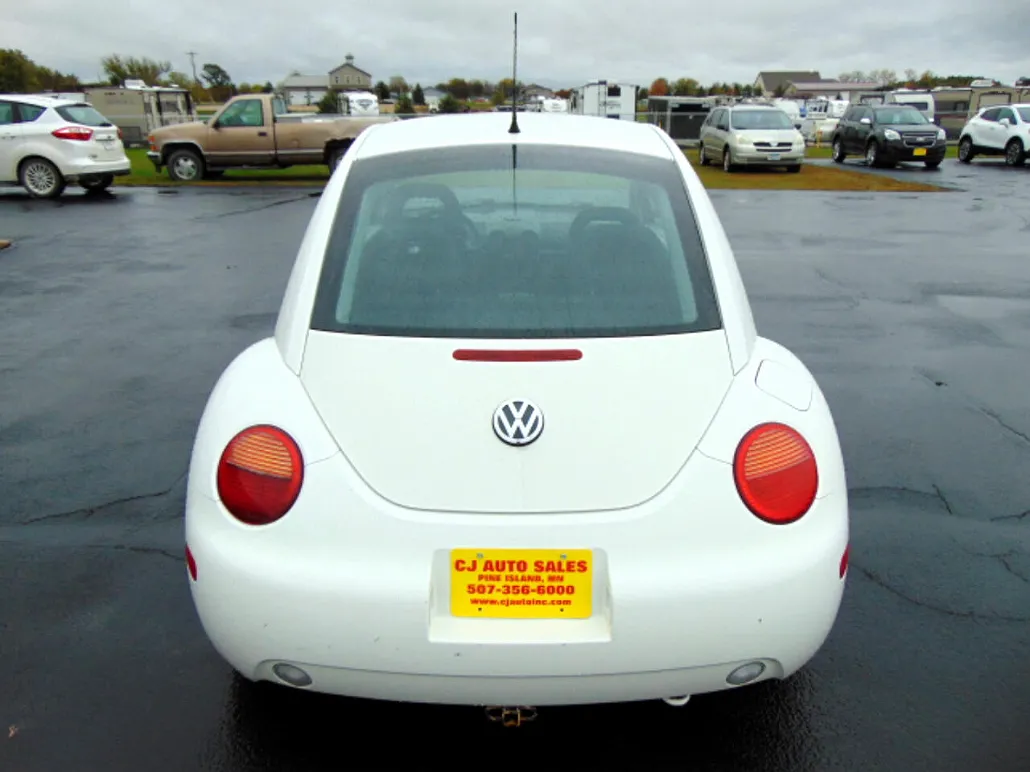 2000 Volkswagen New Beetle GLS image 2