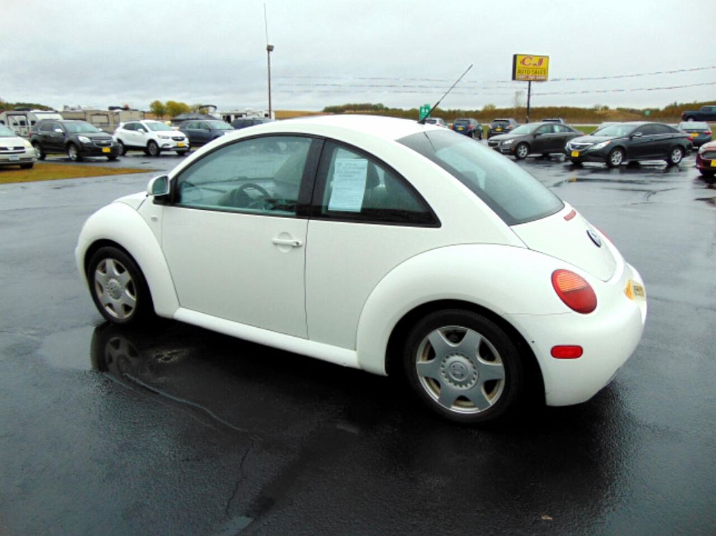 2000 Volkswagen New Beetle GLS image 3