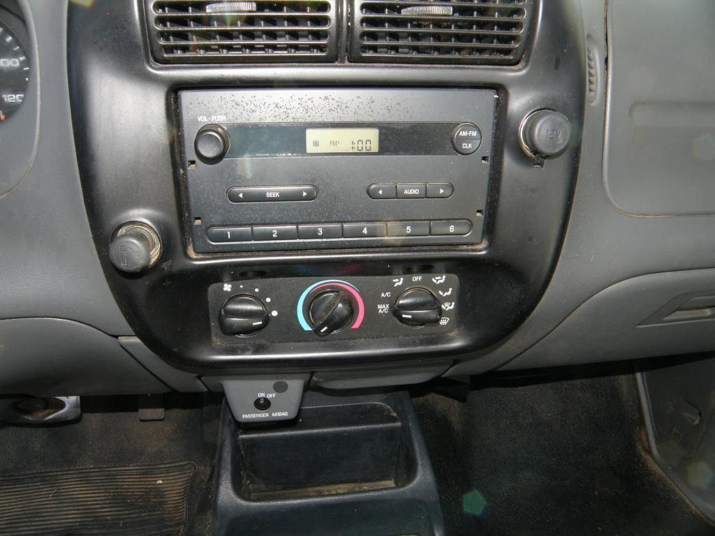 2006 Ford Ranger XL image 8