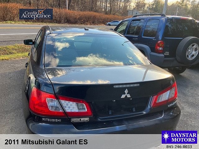2011 Mitsubishi Galant ES image 1