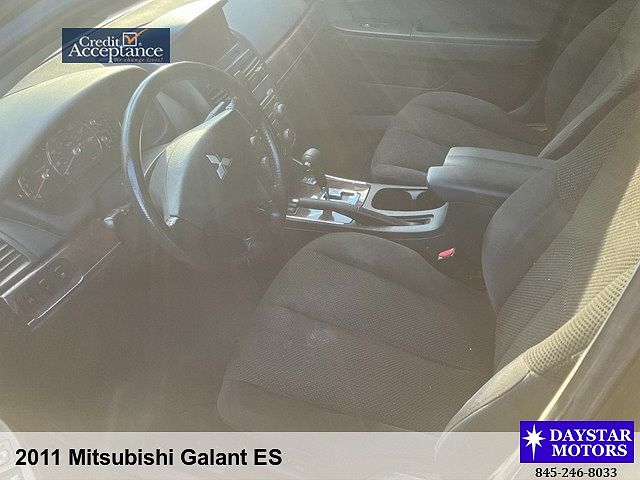 2011 Mitsubishi Galant ES image 2