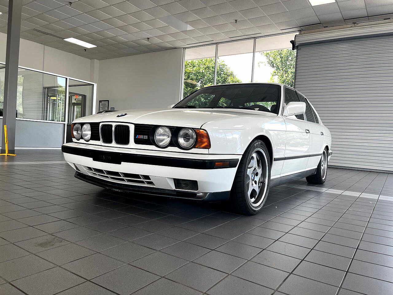 1991 BMW M5 null image 27