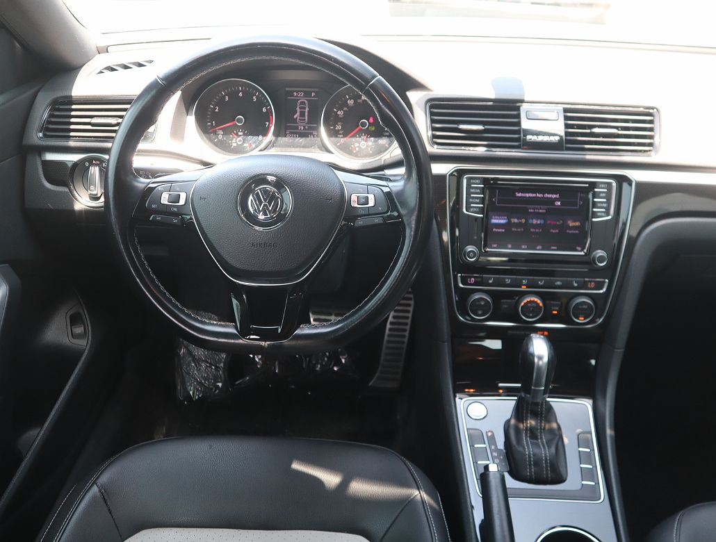 2018 Volkswagen Passat GT image 5