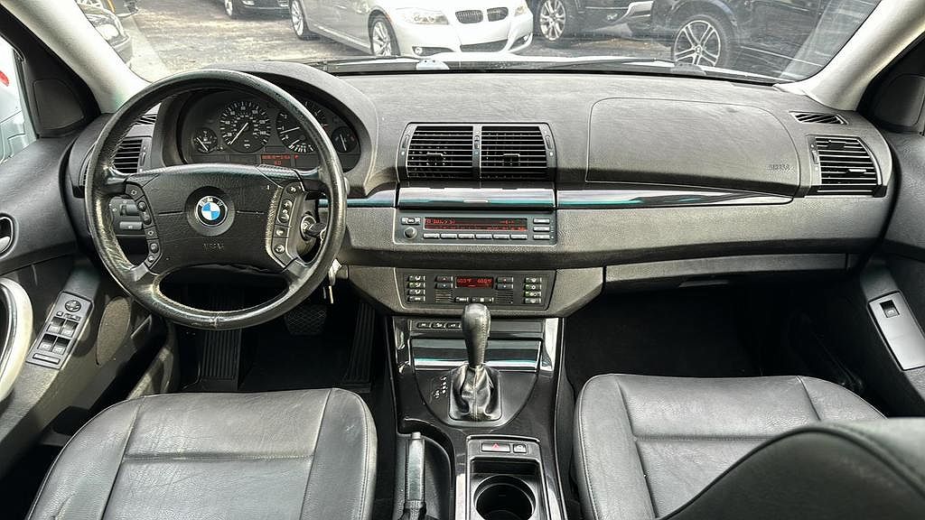 2001 BMW X5 3.0i image 31