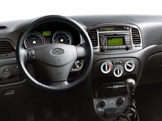 2009 Hyundai Accent GLS image 3