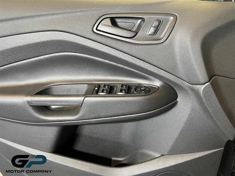 2016 Ford Escape S image 20