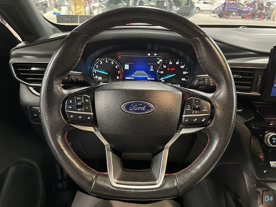 2022 Ford Explorer ST-Line photo 5