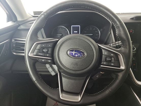 2022 Subaru Outback Limited photo 2