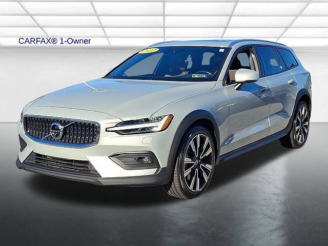 2022 Volvo V60