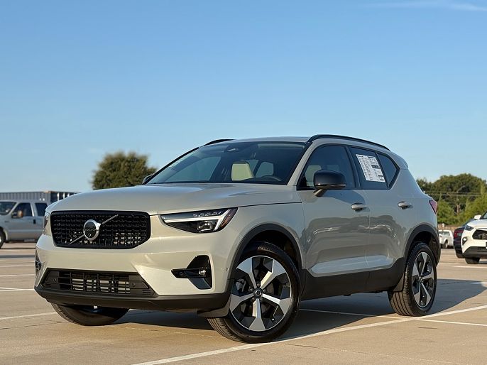 2026 Volvo XC40