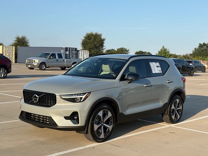 2026 Volvo XC40