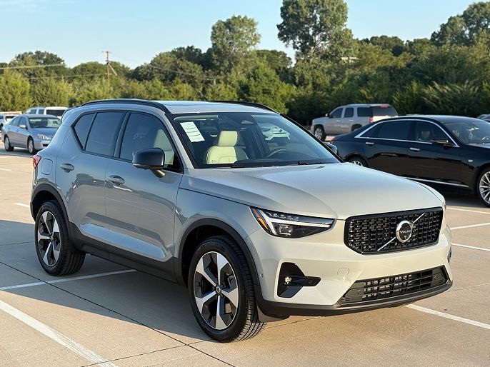 2026 Volvo XC40