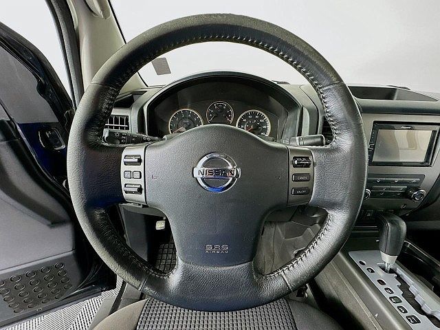 2011 Nissan Titan S image 31
