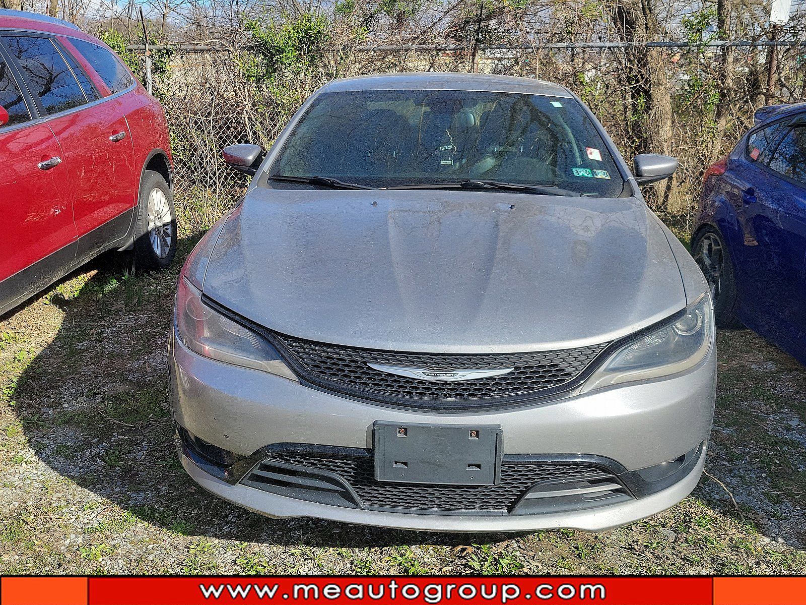 2015 Chrysler 200 S image 1